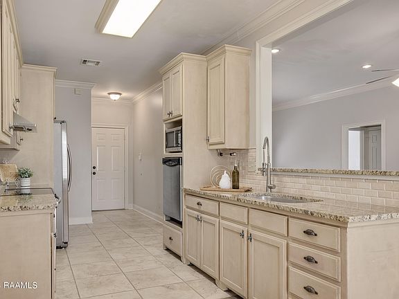 3rd image of 317 Village Park Dr