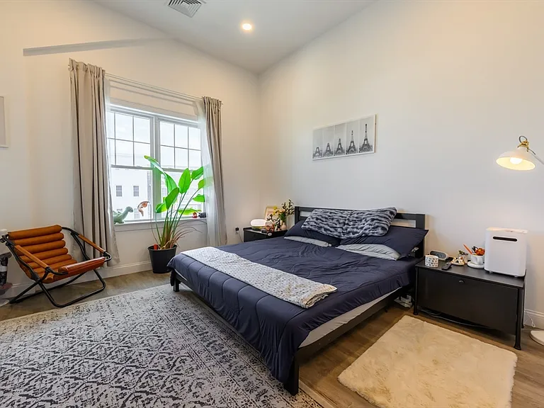 320 Middlesex Ave #B403 — Photo 6