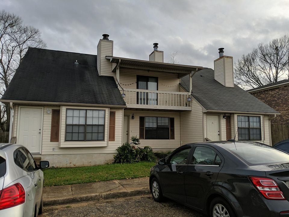 2nd image of 104 Anthony Cir APT A