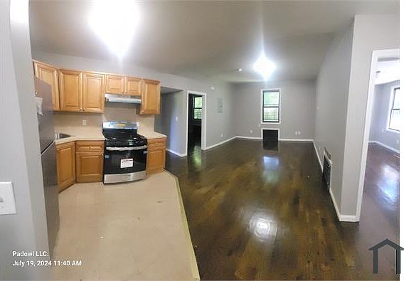 1st image of 1042 Van Duzer St Floor 2
