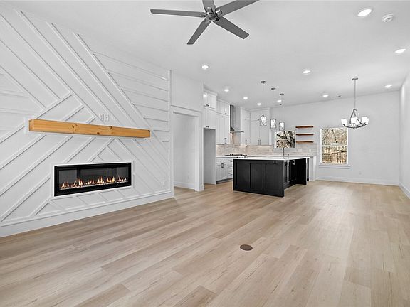 3rd image of 17 Beneraird Ln