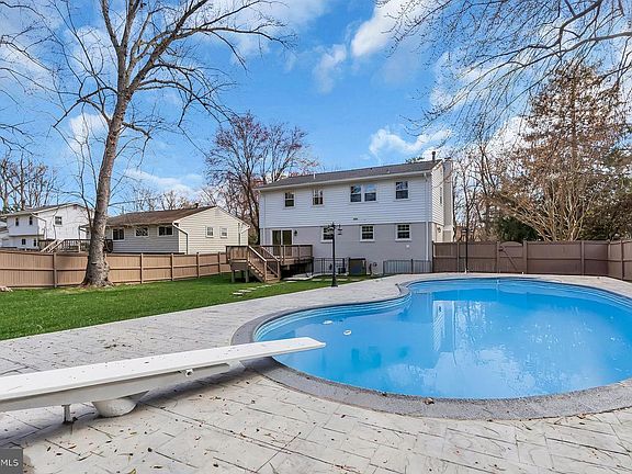 4th image of 2524 Swift Run St