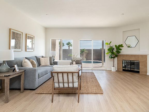 4th image of 3948 Vista Dunes