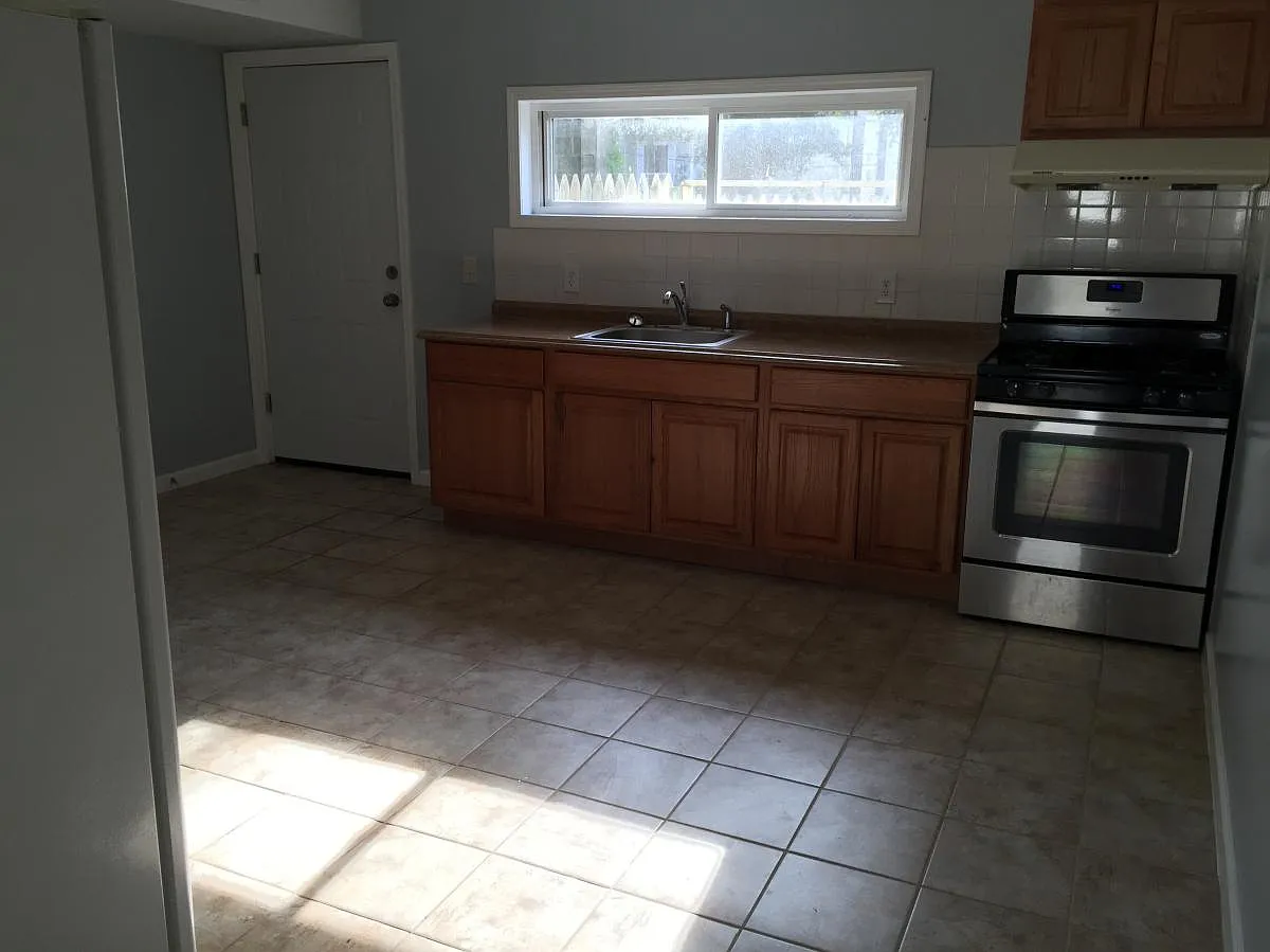 2 bed, $1,400 — Photo 1
