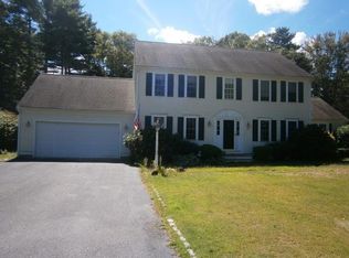 30 Lakewood Dr, Mashpee, MA 02649