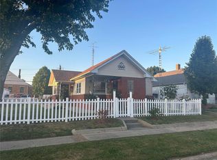 117 W Clay St, Roodhouse, IL 62082