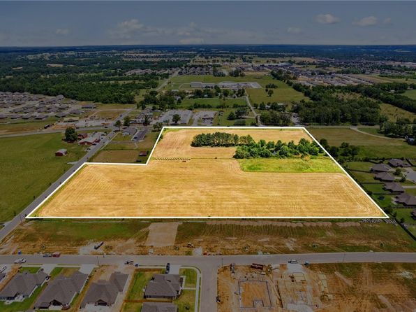 Slack St, Pea Ridge, AR 72751