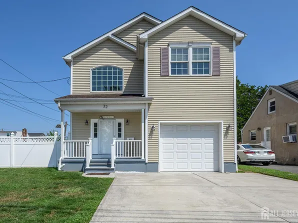 32 Dorothy St, Carteret, NJ 07008