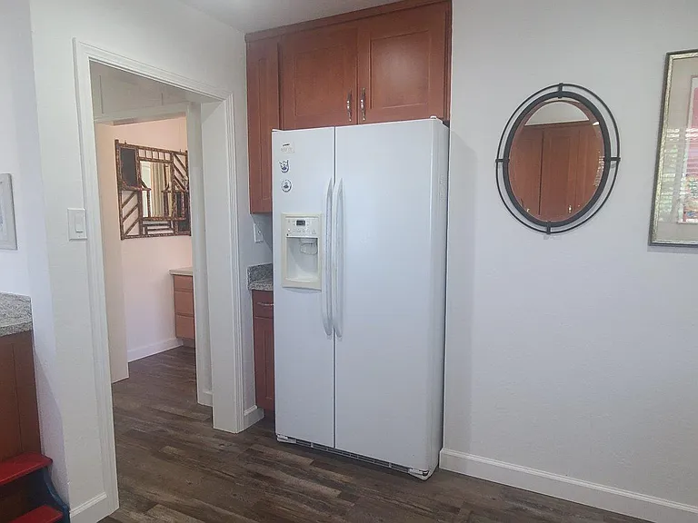 3851 Vineyard Ave — Photo 8