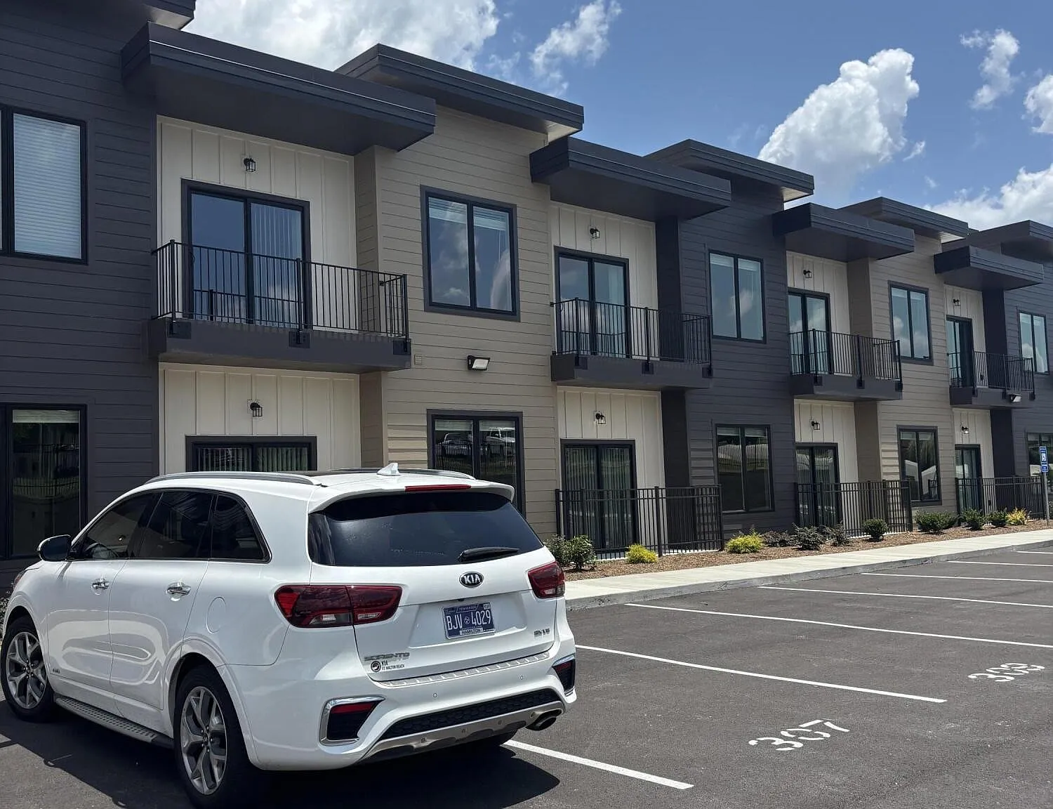 1 bed, 1.0 bath, 550 sqft, $1,275 — Photo 3