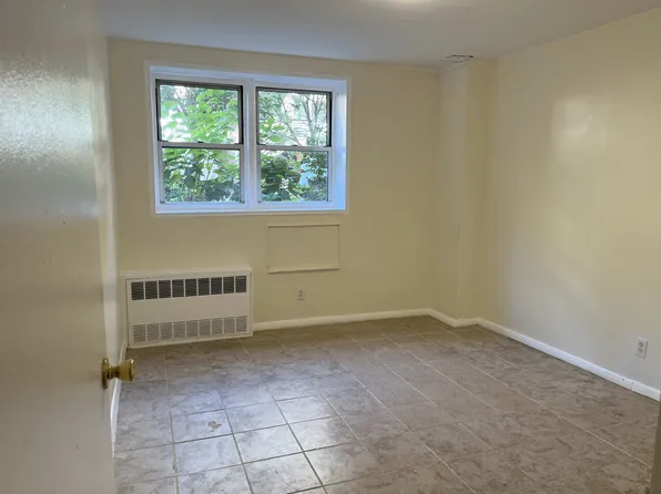 65-04 Booth Street image 4 of 7