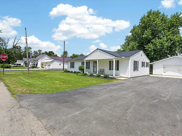 41 Lincoln St, Bloomingburg, OH 43106