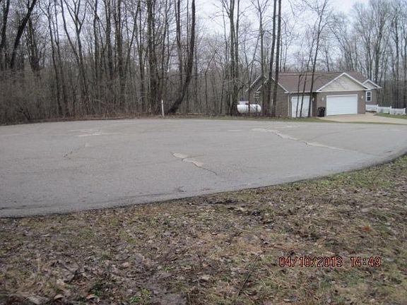 3rd image of Fox Mountain Dr