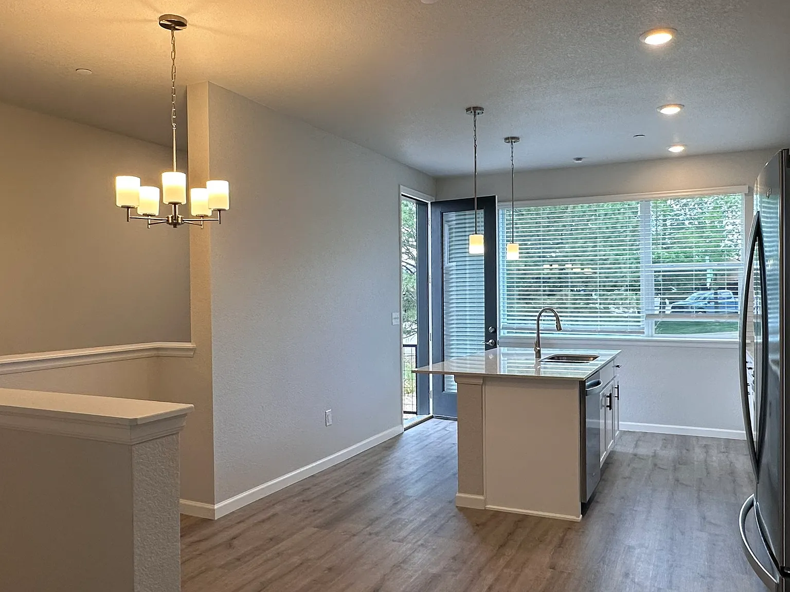 4 bed, 3.5 bath, 1910 sqft, $3,100 — Photo 4