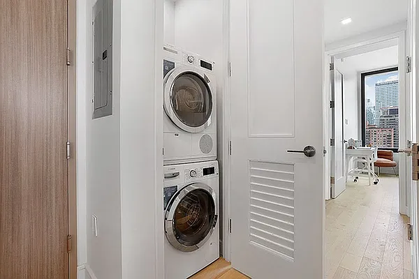 Laundry, photo 1