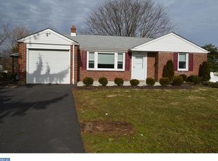 2989 Sunnycrest Rd, Willow Grove, PA 19090