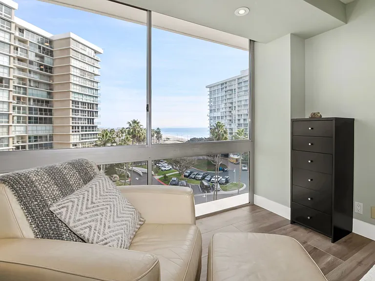 1810 Avenida Del Mundo #508 — Photo 25