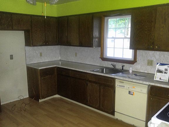 3rd image of 1241 Clearview St