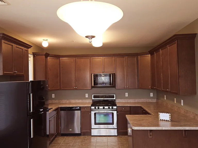 521 Sloan Ct — Photo 17