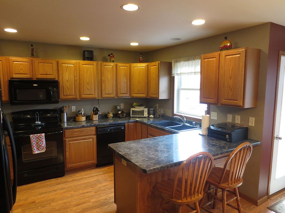 1st image of 1210 Daisy Dr