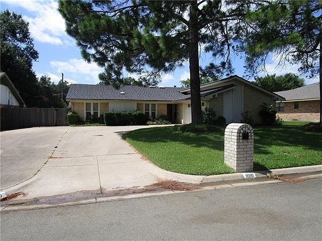 1st image of 1010 Briarcliff Dr