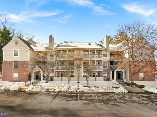 3916 Penderview Dr APT 428, Fairfax, VA 22033