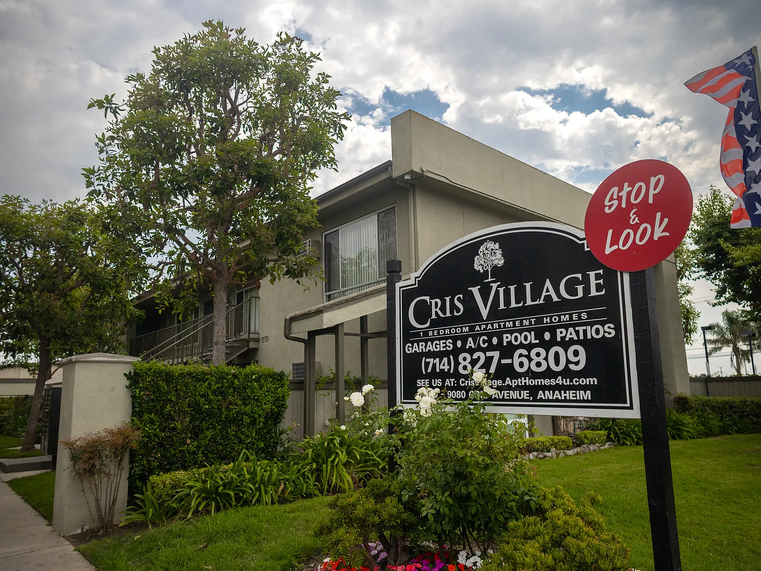 Cris Village Apartments — Photo 2