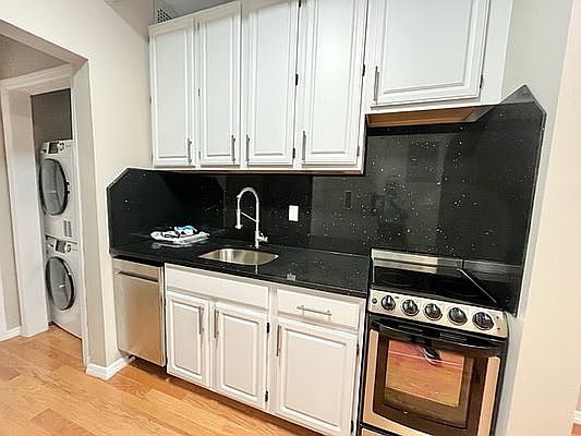 3rd image of 227 E 5th St APT 4RW