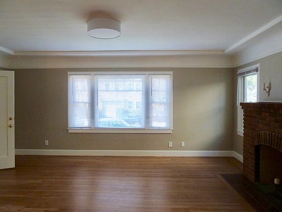 4th image of 909 35th St APT B