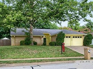 3833 Rolling Meadows Dr, Bedford, TX 76021