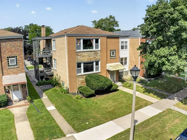 8152 Knox Ave, Skokie, IL 60076