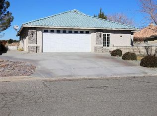 27500 Cloverleaf Dr, Helendale, CA 92342