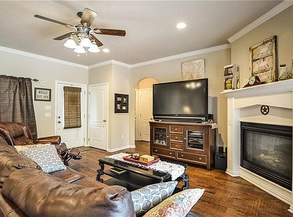 5th image of 3330 Crook Ct