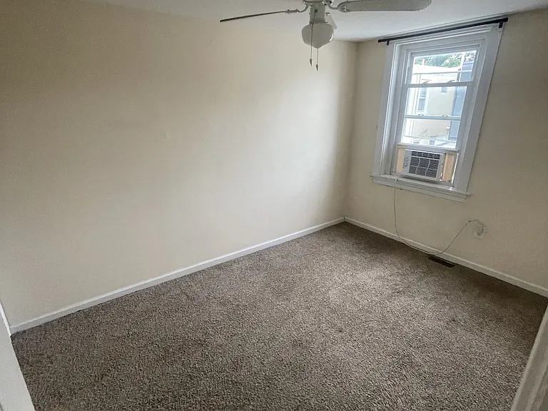 815 Livingston St — Photo 7