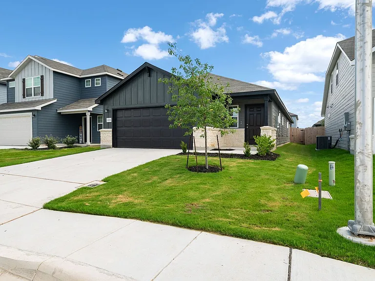 1115 Pigeon Ln — Photo 3