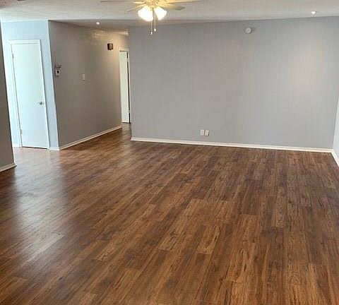 5th image of 1021 Darnel Ln