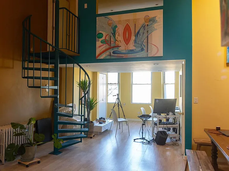 278 Cornelia St #2B — Photo 10