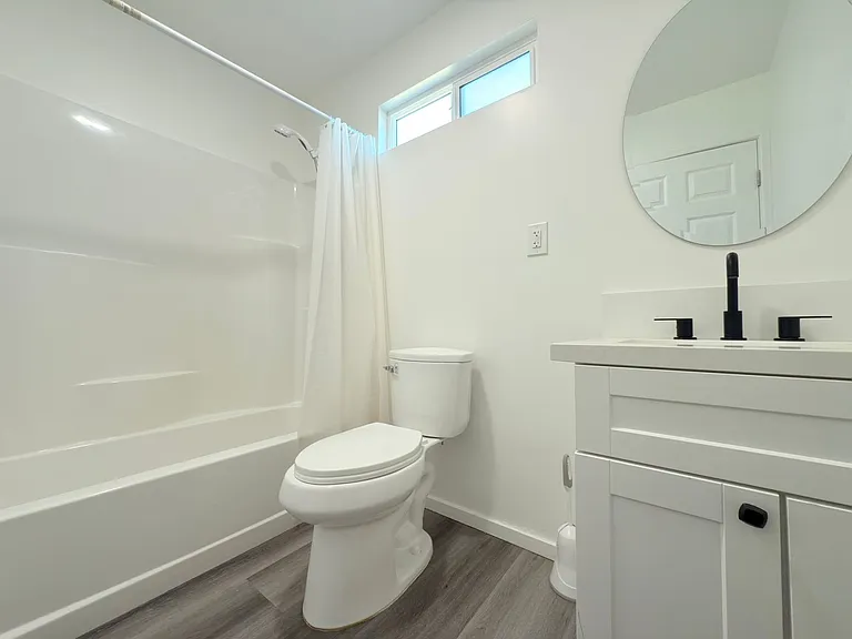 639 Griffith St — Photo 7