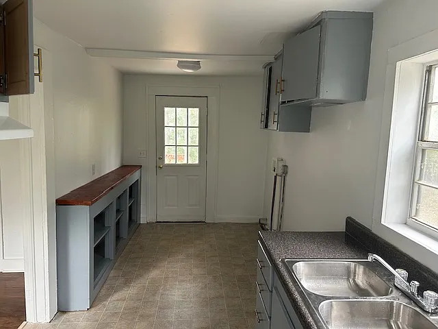 110 McMillan St E — Photo 5