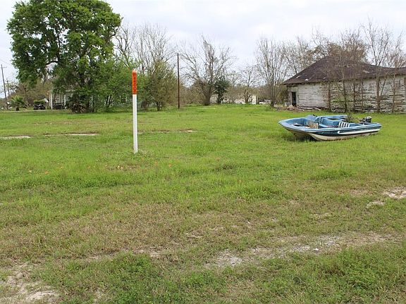3rd image of 1368 Highway 124