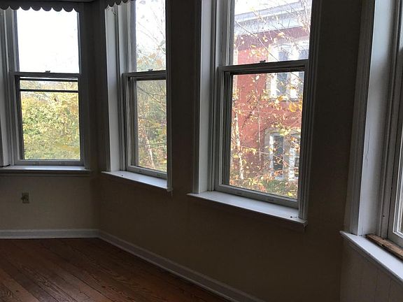 4th image of 109 Myers St
