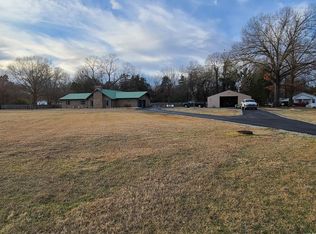 922 S Bridge St, Morrilton, AR 72110