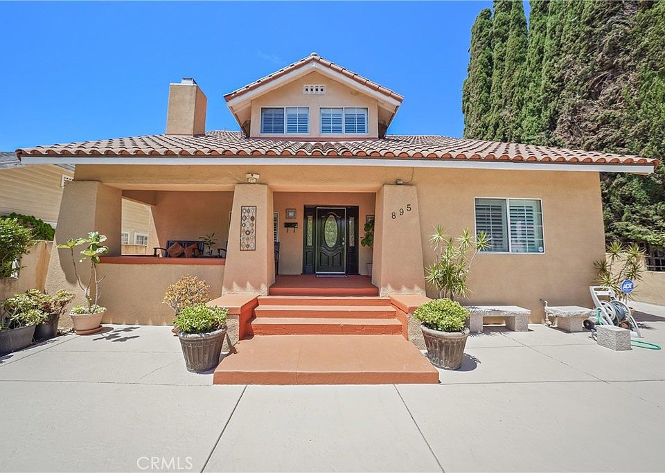 1st image of 895 N Los Robles Ave