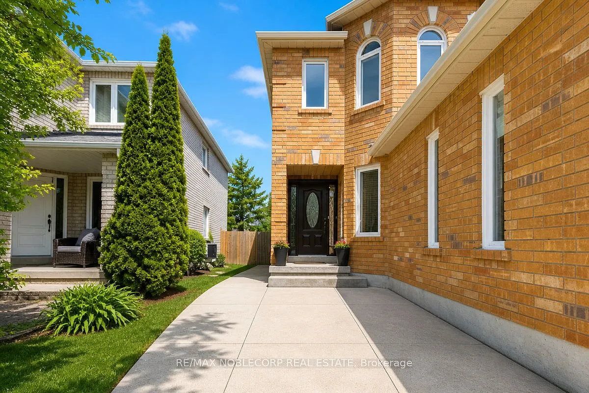 Building Photo - 62 Pavin Cres