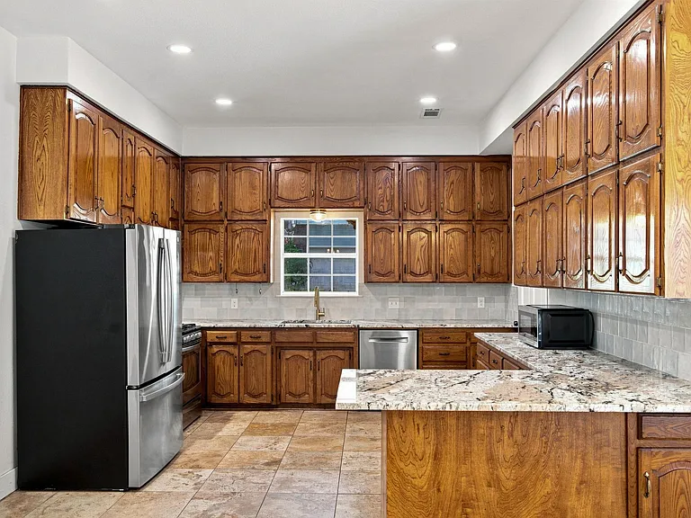 1205 Shannon Ln — Photo 19