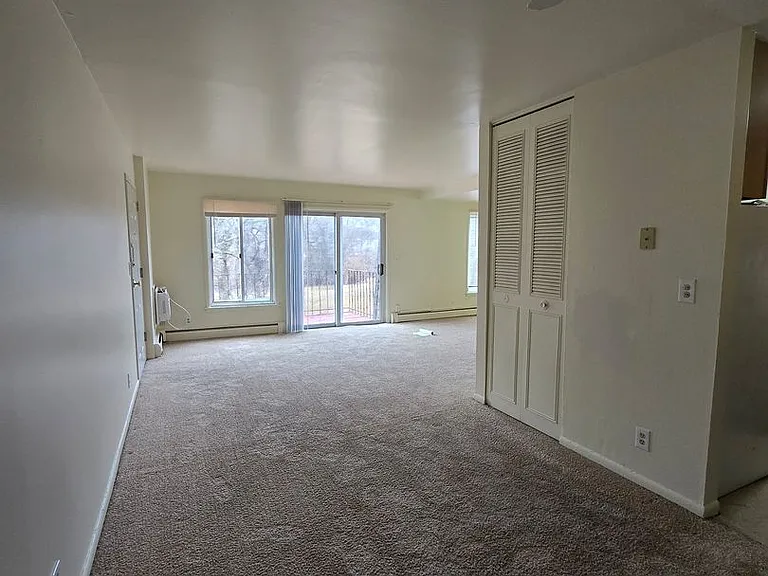 Mulford Park Apartments — Photo 2