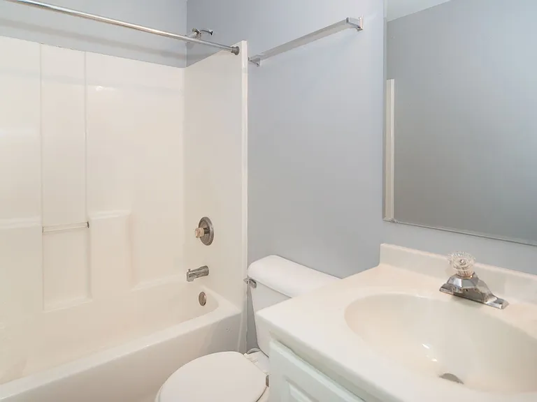 855 Regent Dr — Photo 7
