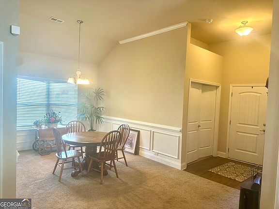 5th image of 864 Crescent Ln
