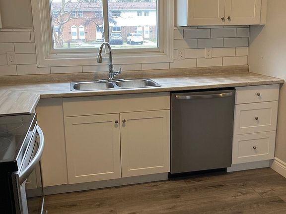 3rd image of 7731 Hawthorne Dr #19