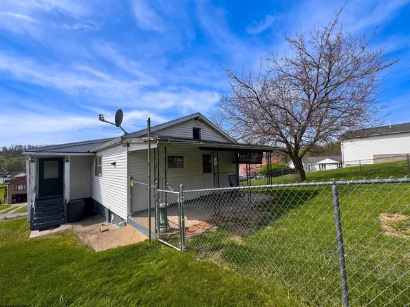 1823 N 21st St, Clarksburg, WV 26301